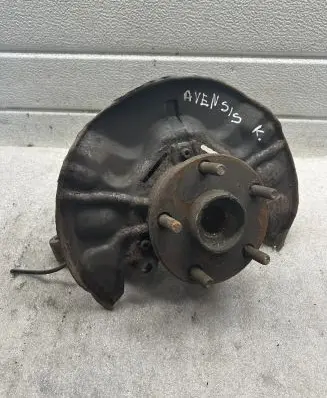 Toyota Avensis T250 Front wheel hub 8954302040