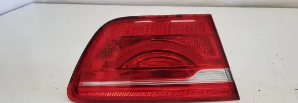 Jaguar XE Tailgate rear/tail lights