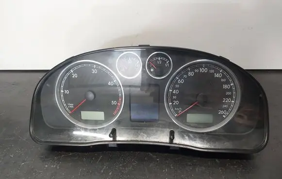 Volkswagen PASSAT B5.5 Speedometer (instrument cluster) 3B0920827A