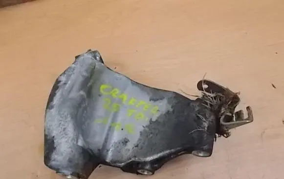 Volkswagen Crafter Engine mounting bracket