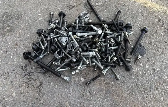 Ford Explorer VI Nuts/bolts 
