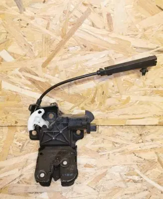 Audi TT TTS Mk2 Tailgate/trunk/boot lock/catch/latch 8P4827505C