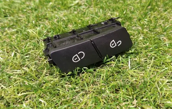 Mercedes-Benz C W204 Central locking switch button A2049058502