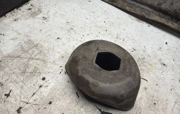 Audi A4 S4 B5 8D Engine mount bracket 8D0199379M
