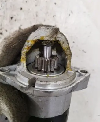 BMW 5 E60 E61 Starter motor R1711