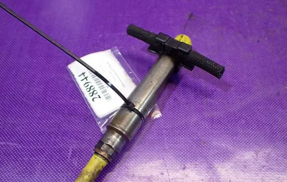 Volvo S40, V40 Fuel injector 