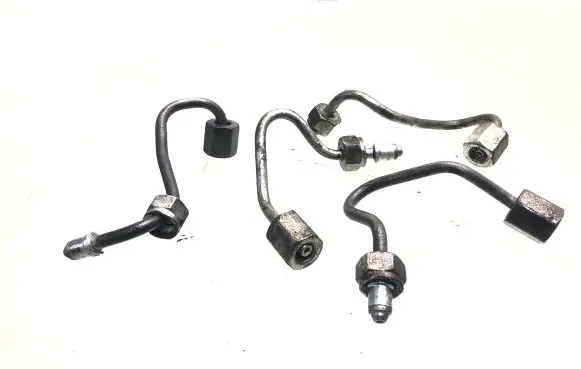 Fuel injector supply line/pipe