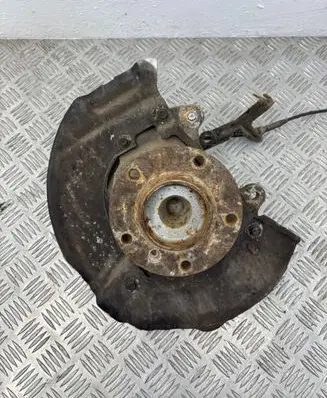 BMW 5 E60 E61 Front wheel hub 6730053