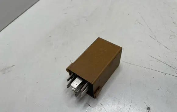 BMW 5 E60 E61 Window control relay 61368384505 V23141B3001X15