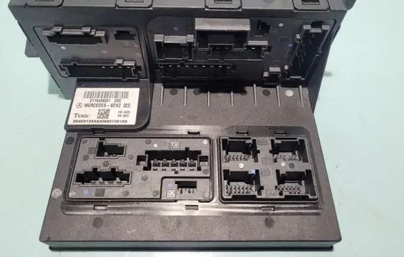 Mercedes-Benz E W211 SAM control unit 2115459001