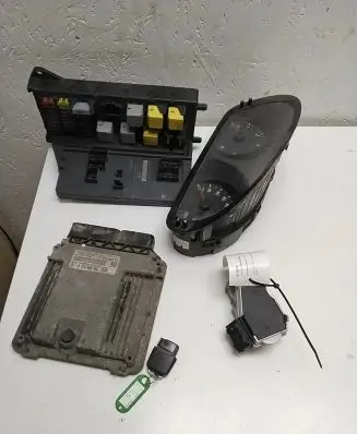 Volkswagen Crafter Engine ECU kit and lock set 03L906012Q 0281017789 EDC170543