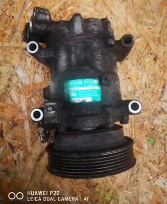 Renault Kangoo I Air conditioning (A/C) compressor (pump) 8200315744 2564008644