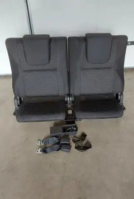 Toyota Corolla Verso AR10 Third row seats 