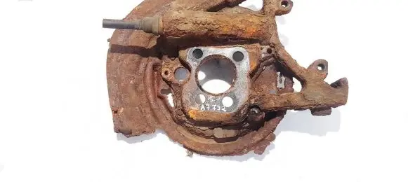 Chrysler 300M Rear wheel hub