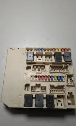 Renault Modus Fuse module 336217A 4F07