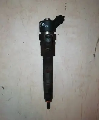 Volvo S40, V40 Fuel injector 0445110021