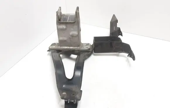 BMW 5 E60 E61 Headlight/headlamp mounting bracket 7033731 C80704 11267310