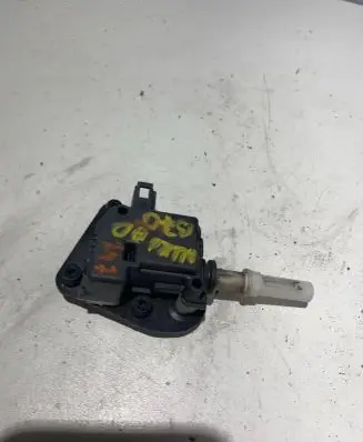 Audi A6 Allroad C5 Tailgate boot lock/latch motor 8E9827833
