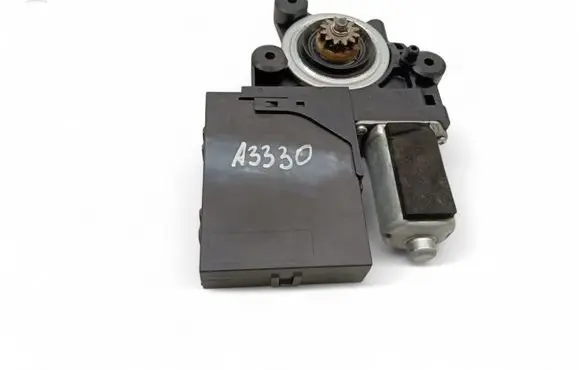 Volvo C30 Front door window regulator motor 979037100