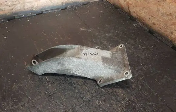 BMW 5 E39 Engine mounting bracket 1092973 22111092973