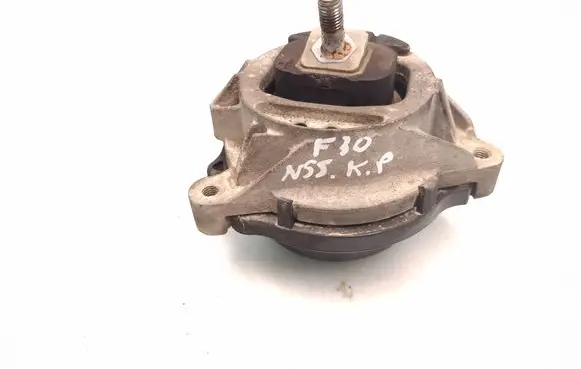 Engine mount bracket