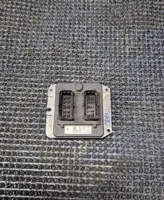 Opel Zafira A Engine control unit/module 90569370 S9900104 9101307255