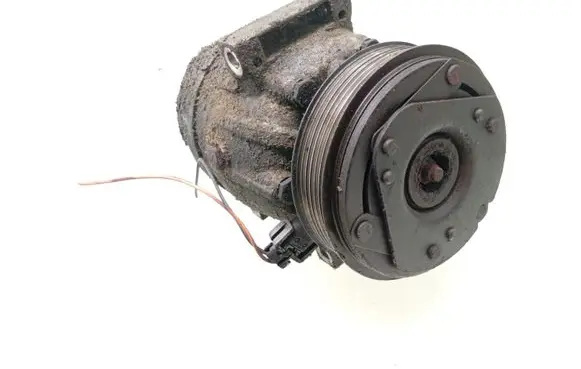 Renault Megane I Air conditioning (A/C) compressor (pump) 7700105765