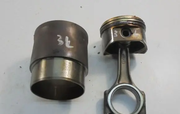 Lancia Thesis Piston 