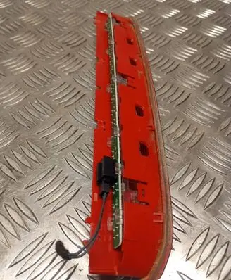 Volkswagen PASSAT B7 Third/center stoplight 1K6945097A S302E11744