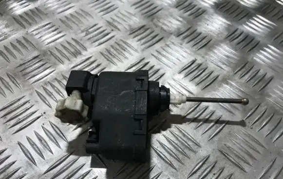 Headlight level adjustment motor