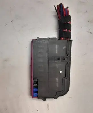Audi A6 S6 C6 4F Fuse module 8K0941824