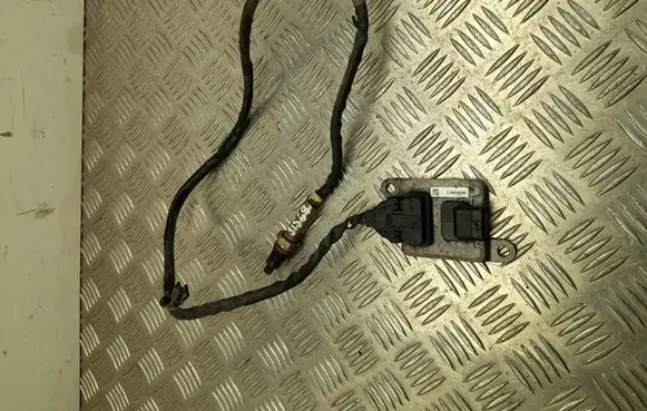 Volkswagen PASSAT B8 Lambda probe sensor 04L907805C