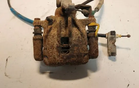 Opel Vivaro Rear brake caliper