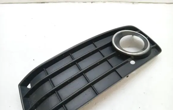 Audi A5 8T 8F Front bumper lower grill 8T0807681B