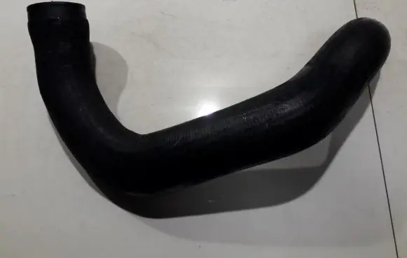 Audi A6 S6 C5 4B Intercooler hose/pipe 4b0145746a