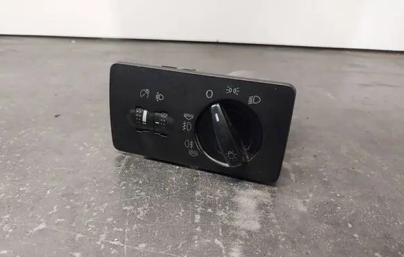 Skoda Fabia Mk1 (6Y) Light switch 6Y1941531N