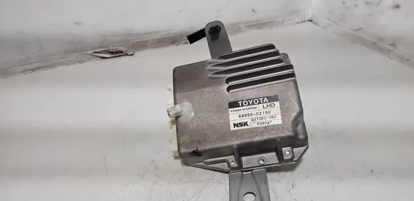Toyota Corolla E120 E130 Power steering control unit/module 8965002150