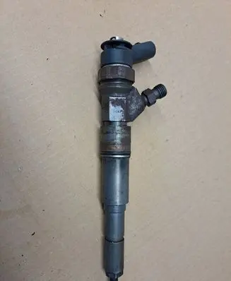 Audi A6 S6 C6 4F Fuel injector 0445110