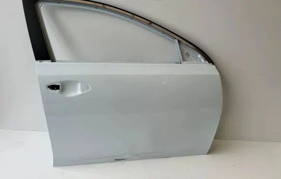 KIA Ceed Front door