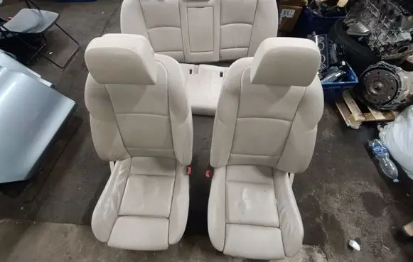 Seat set