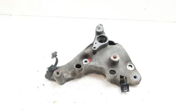 Opel Vivaro Engine mounting bracket 93455374