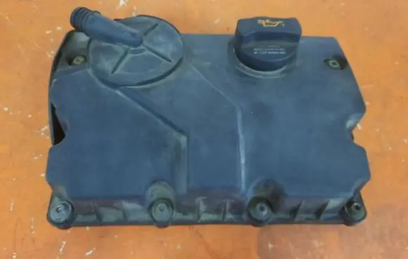 Skoda Fabia Mk2 (5J) Rocker cam cover 045103469