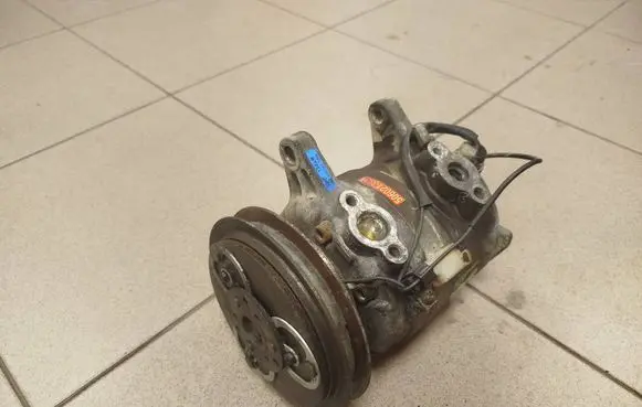Nissan Terrano Air conditioning (A/C) compressor (pump) 926000f001