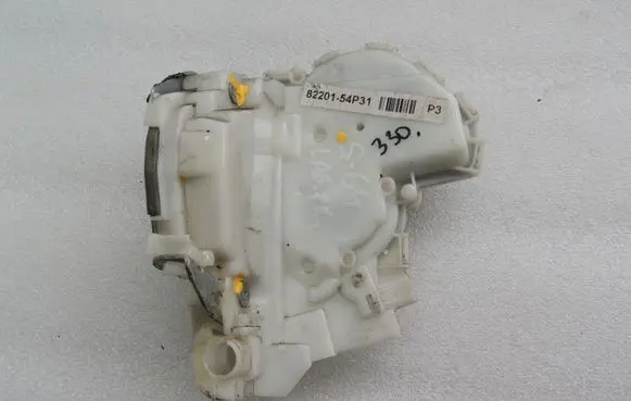 Suzuki Vitara (LY) Front door lock 8220154P31