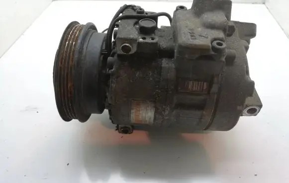 Volkswagen PASSAT B5 Air conditioning (A/C) compressor (pump) 8D0260808