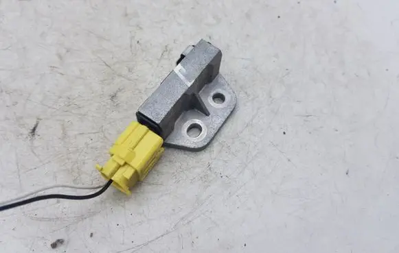 Nissan X-Trail T30 Airbag deployment crash/impact sensor FBCN004Y090277
