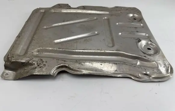 Audi Q2 - Engine splash shield/under tray 5Q0825230K