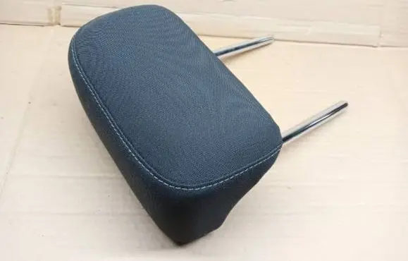 Volkswagen Golf Sportsvan Rear seat headrest 