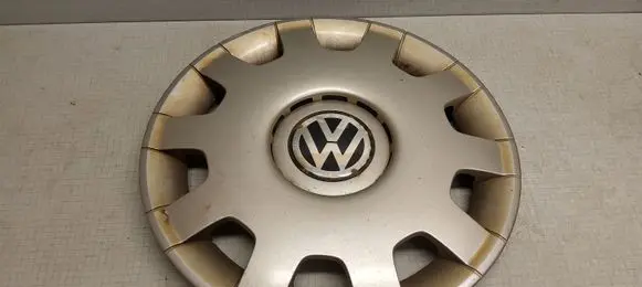 Volkswagen Golf IV R14 wheel hub/cap/trim 1J0601147L