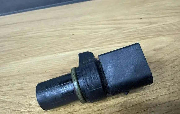 BMW 3 E90 E91 Crankshaft position sensor 7548994